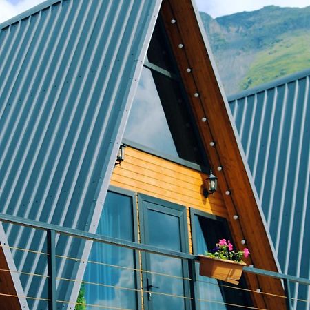 Pyramid Kazbegi Hotel Bagian luar foto
