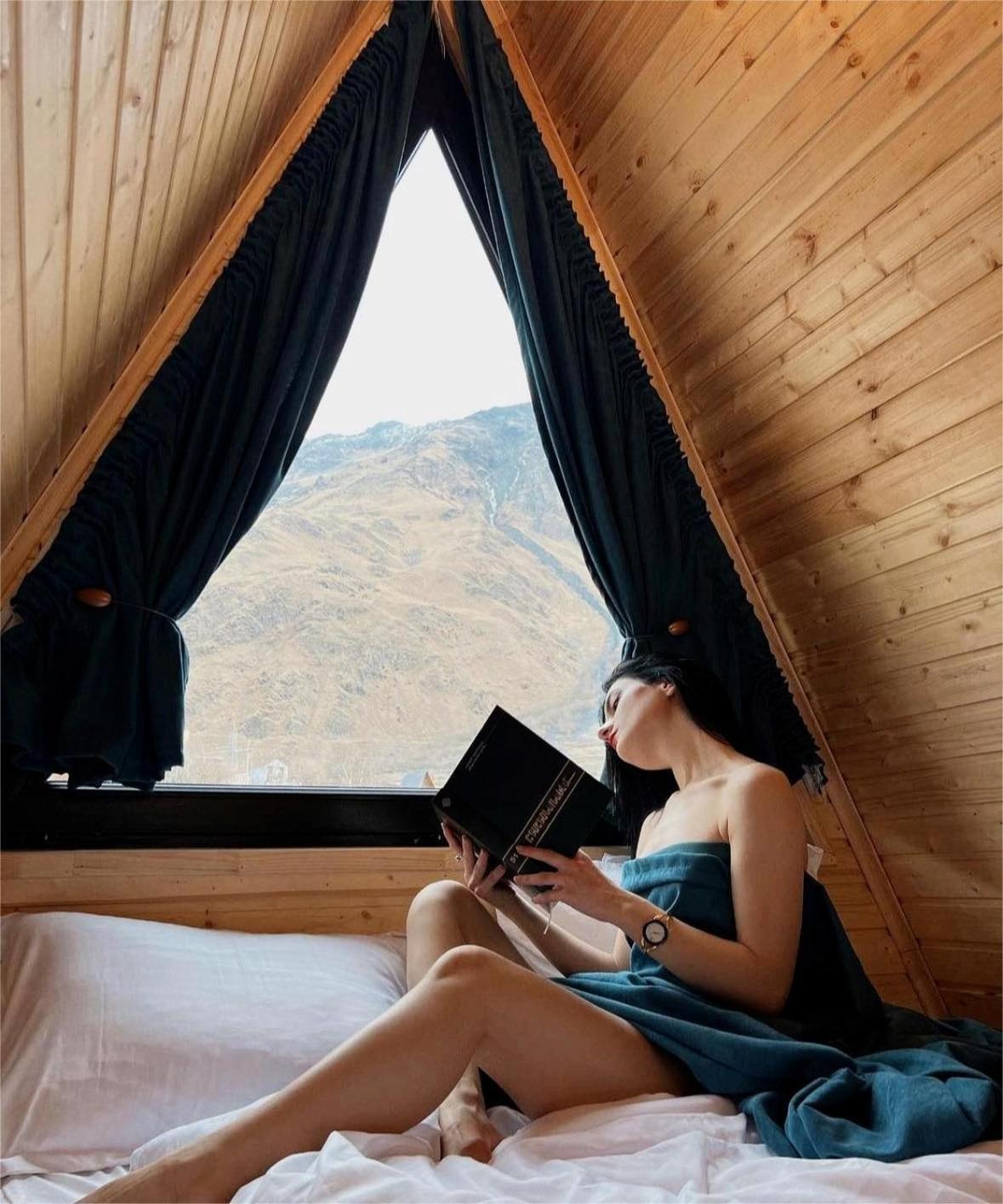 Pyramid Kazbegi Hotel Bagian luar foto
