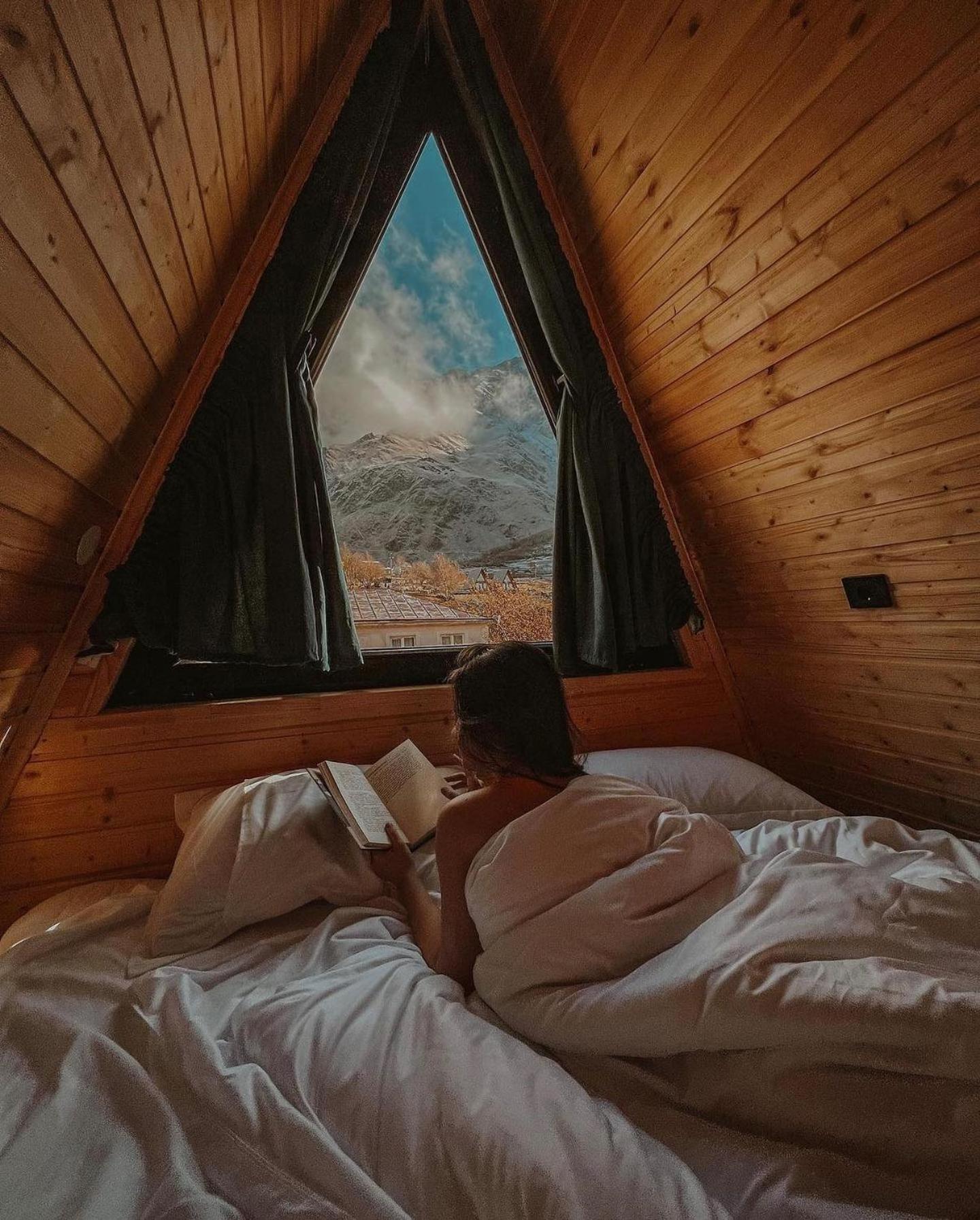 Pyramid Kazbegi Hotel Bagian luar foto